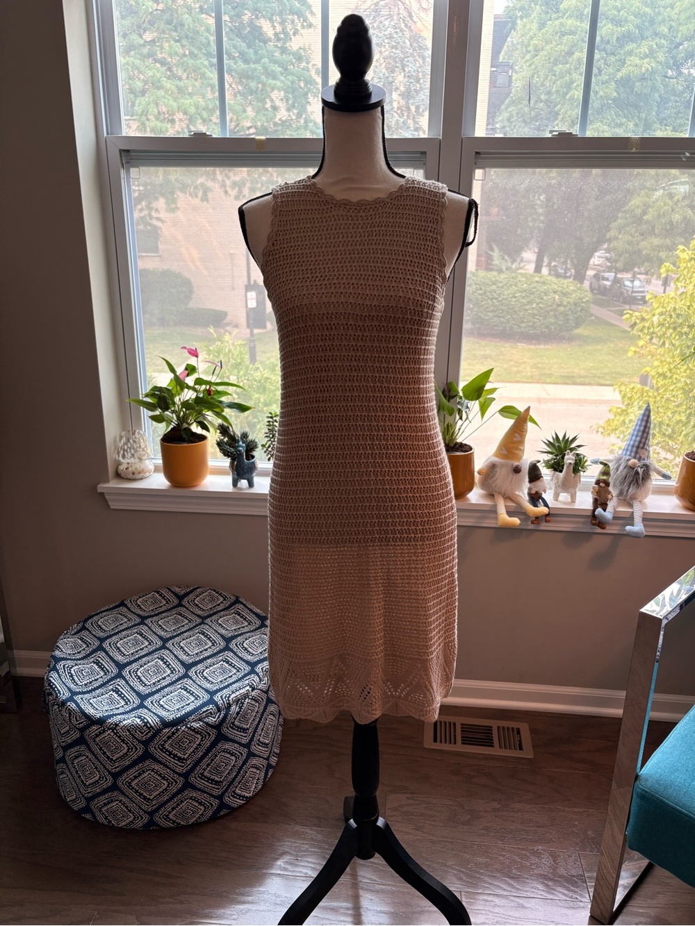 ✨Francescas (NWOT) Blue Rain Sleeveless Crochet Midi Dress in Beige Size S✨